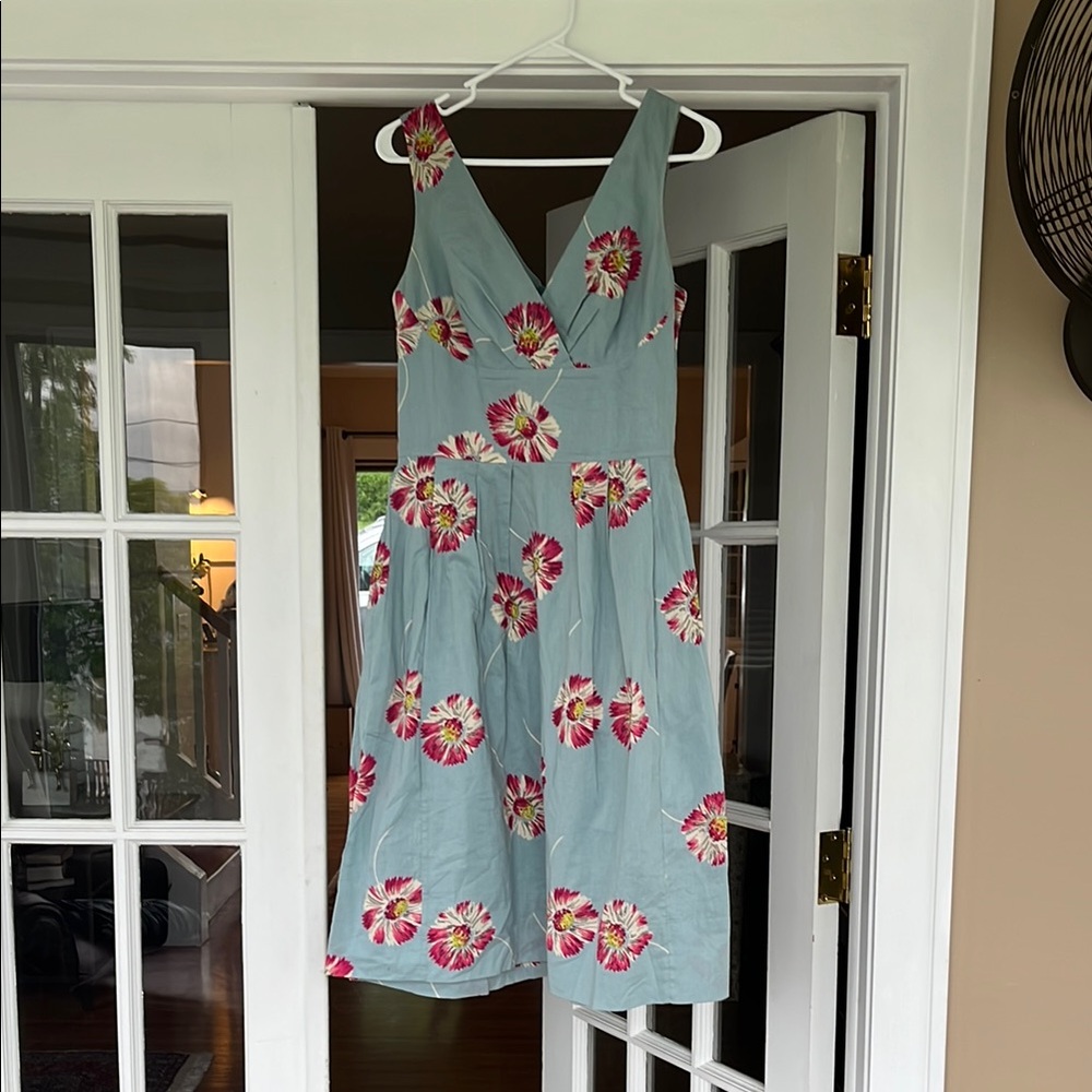 Pink and Blue Sleeveless V-Neck Midi Sundress for Wedding Guests